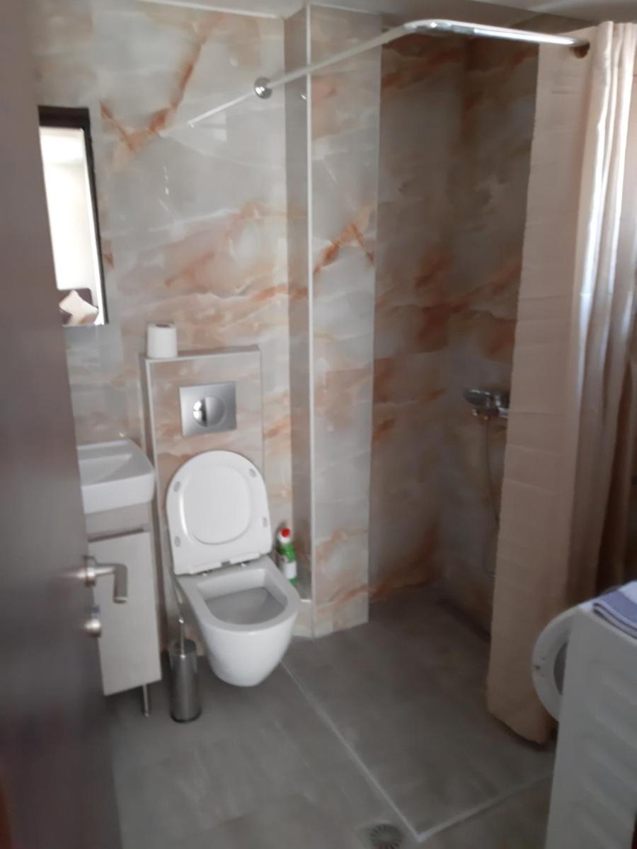 Suitetrails - Kosmos Service Apartment City Center 1 With Additional Cost Parking