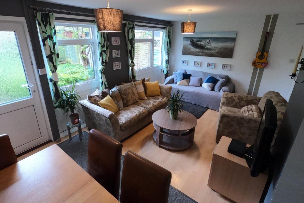 the Hampton House - Housity