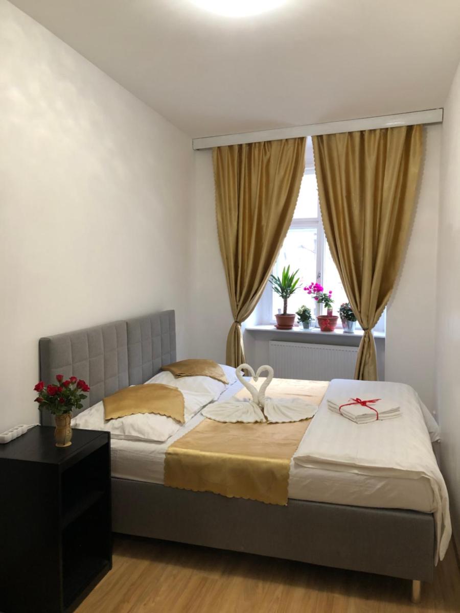 Lena Apartment - Housity