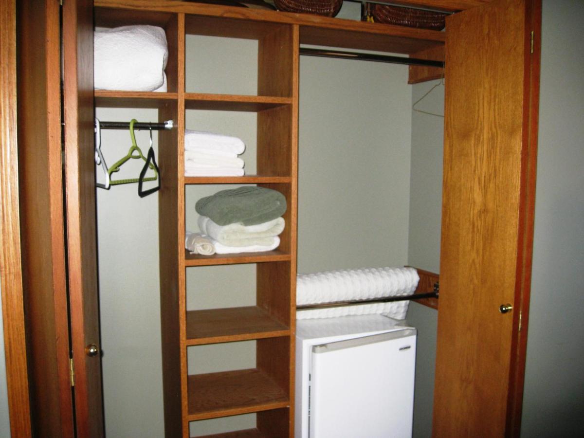 McDougall Lane Bed & Breakfast - Housity