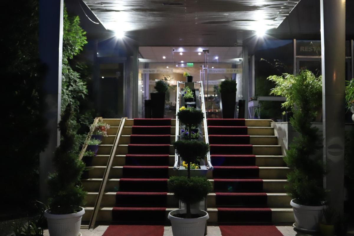 Suitetrails - Rovno Hotel