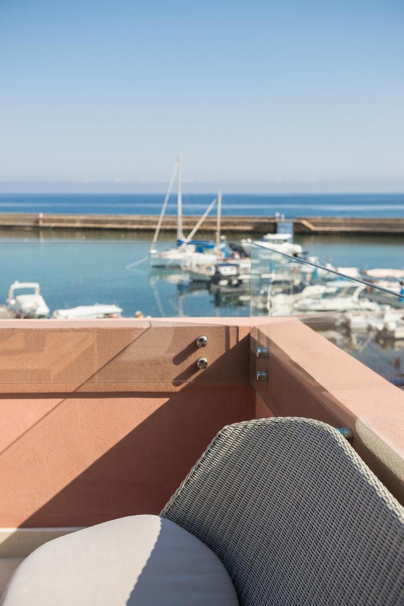 Suitetrails - Avra Apartments Venetian Harbour