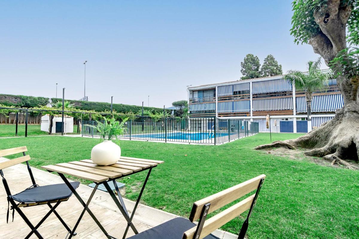 Charming 2 bedroom apartment in Cortijo Blanco with Pool View - Housity