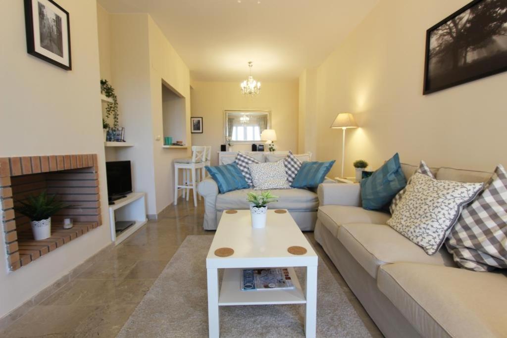 Castillo de La Duquesa, Princesa Kristina, fully equipped, 2 bedrooms apartment - Housity