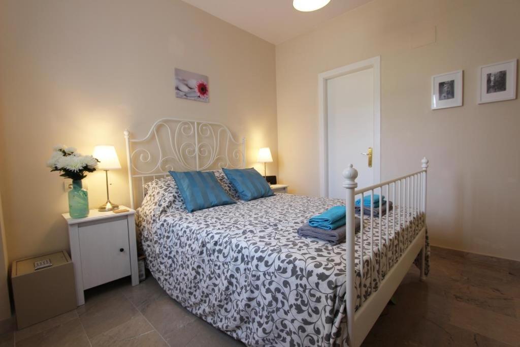 Castillo de La Duquesa, Princesa Kristina, fully equipped, 2 bedrooms apartment - Housity