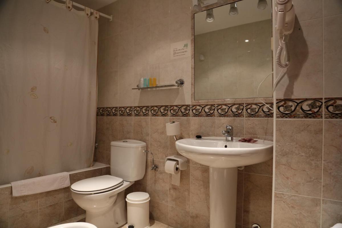 Hotel El Tilo - Housity