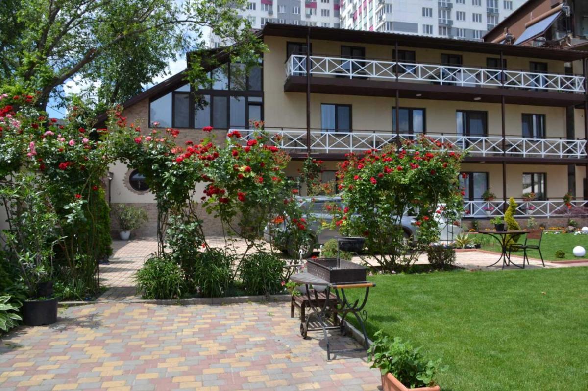 Апартаменти Маяк - Hizvo