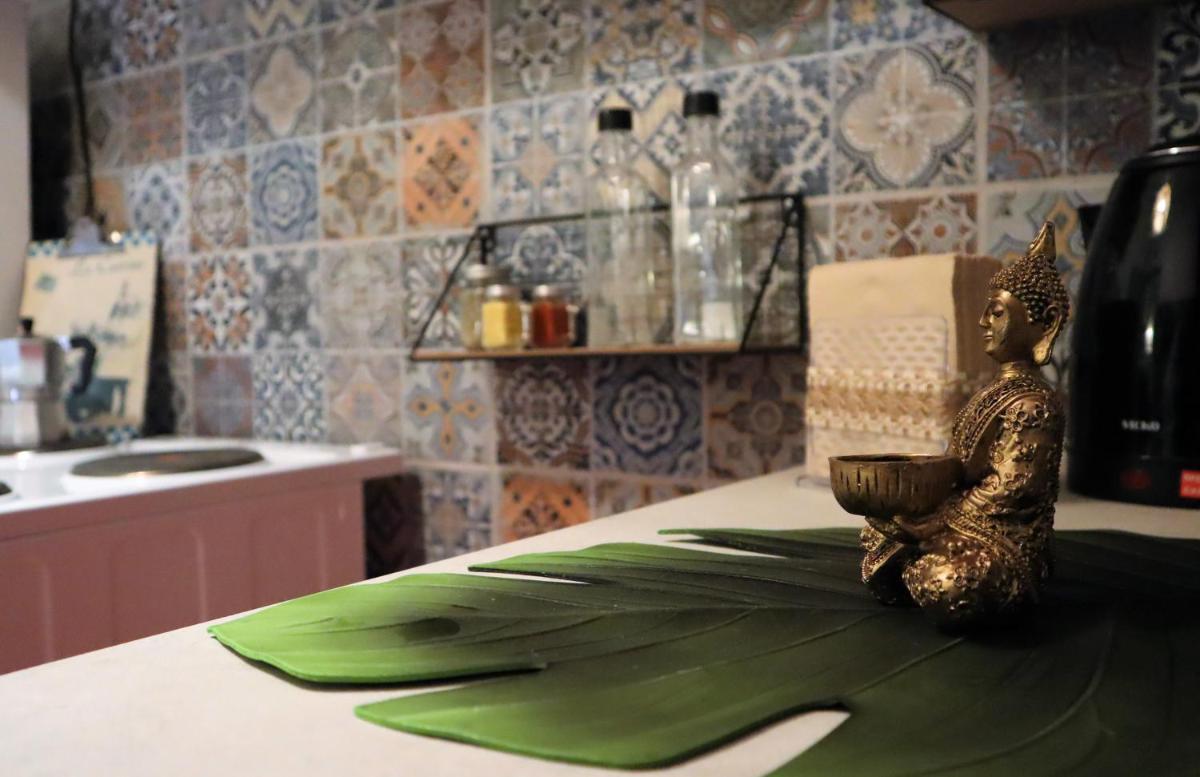 Suitetrails - Viva La Victoria Apartment in Central Athens