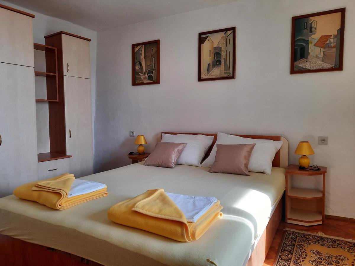 Suitetrails - Romantic coastal house in old town of Novi Vinodolski