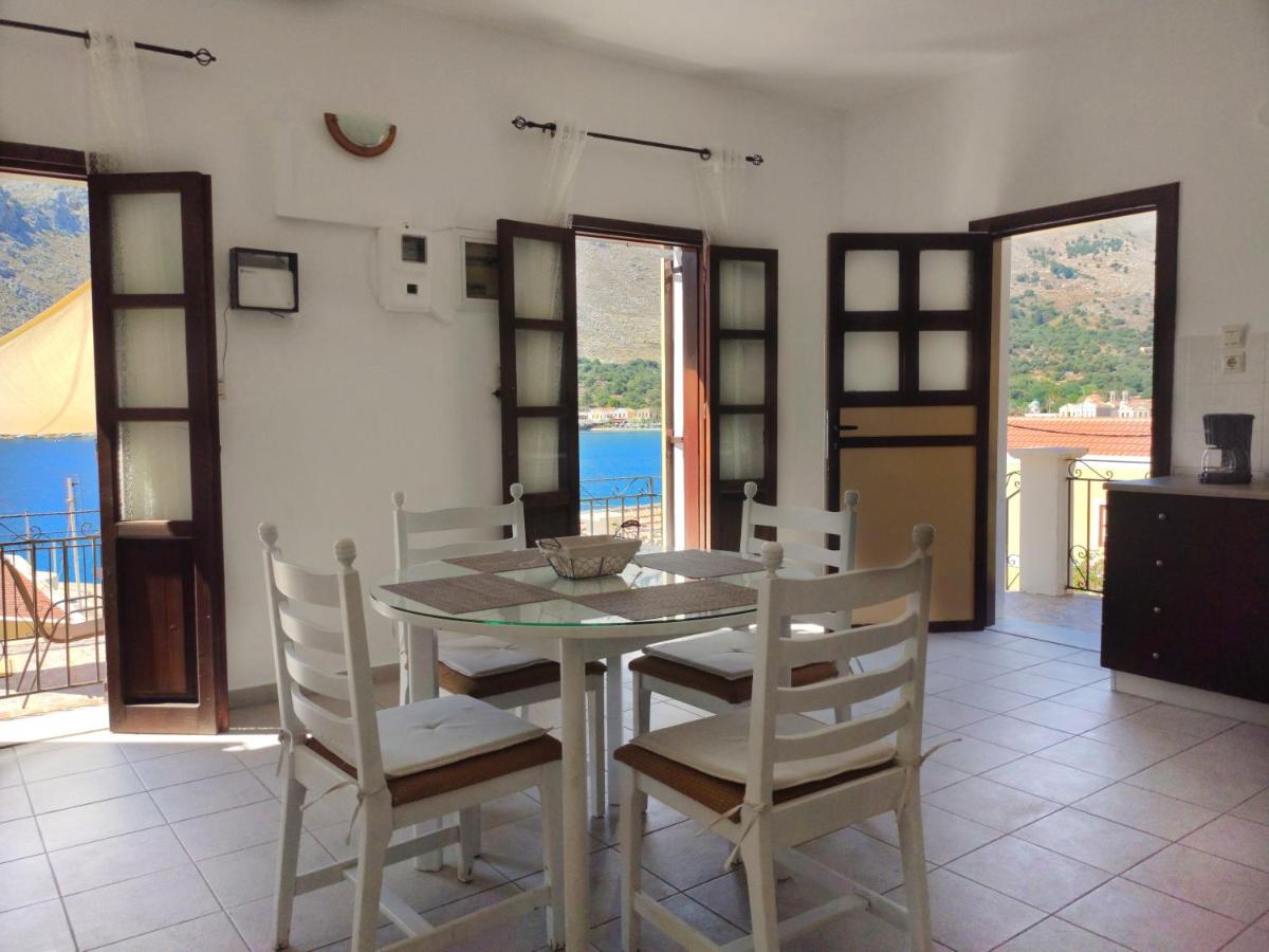 Suitetrails - Gompos Apartment - Cozy Apartment next to the sea - Amazing Sea View
