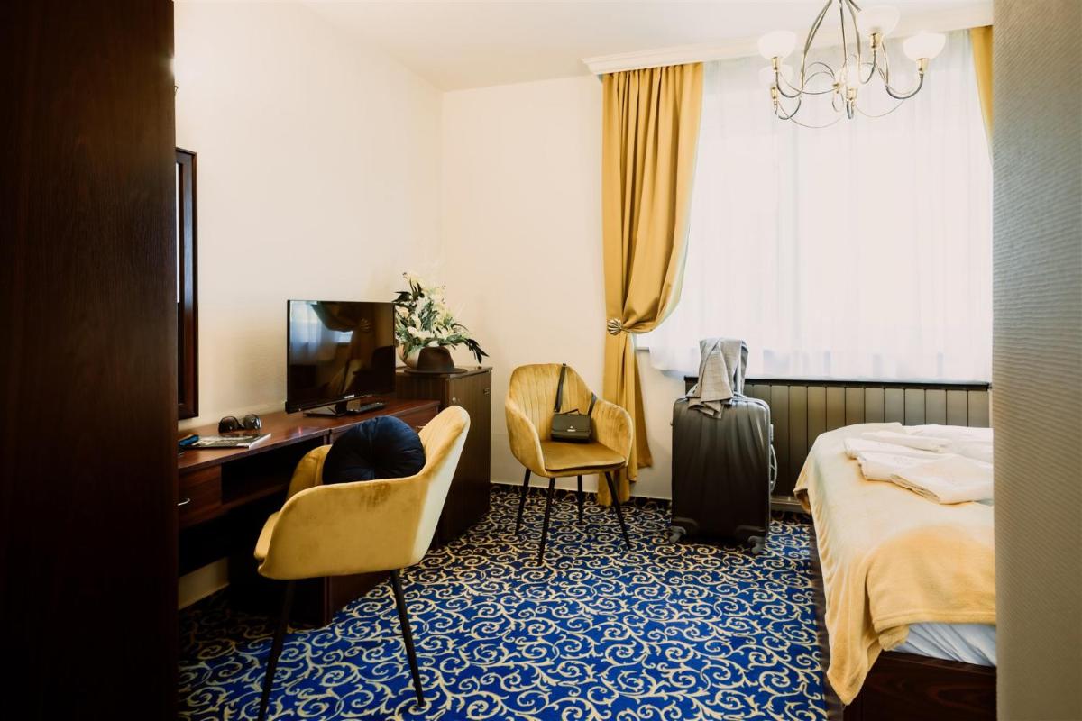Suitetrails - Korona Pension and Restaurant