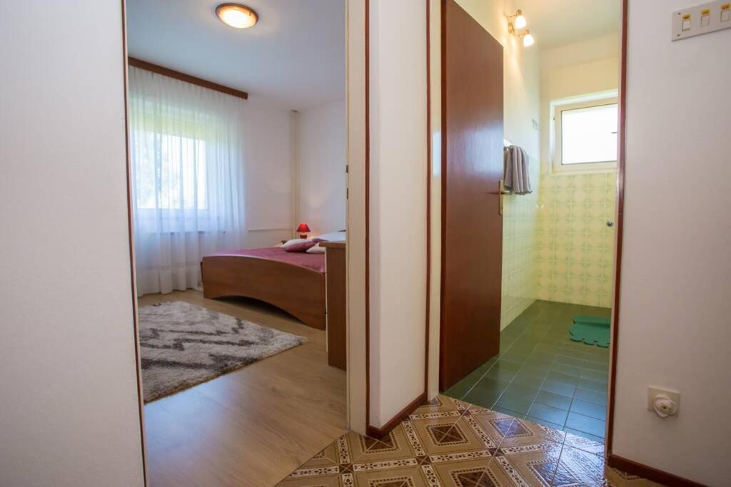 Suitetrails - Garden view apartment in Poreč for 2 - 3 persons