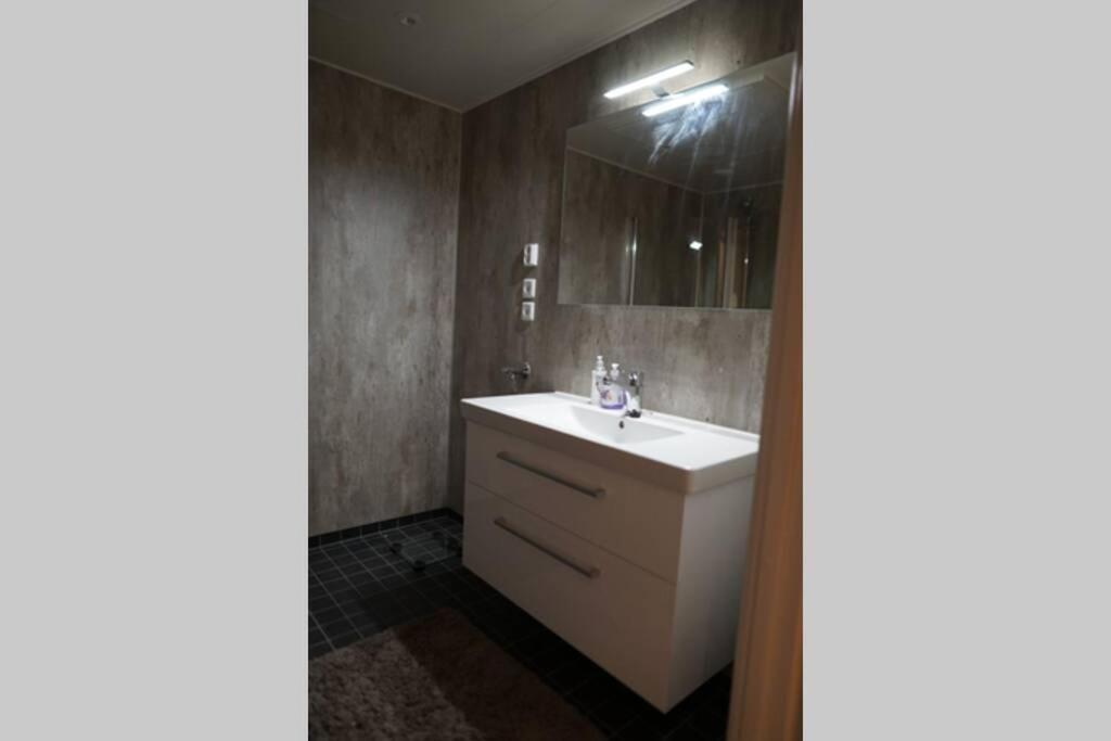 Suitetrails - Third floor apartment 10 minutes from Oslo