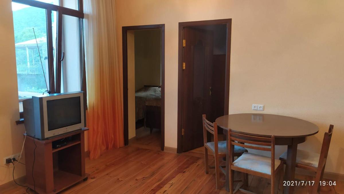 Suitetrails - Verishen Guest House B&B