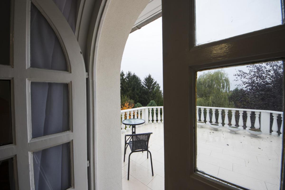Suitetrails - SunGarden Vendégház, Étterem, Bár