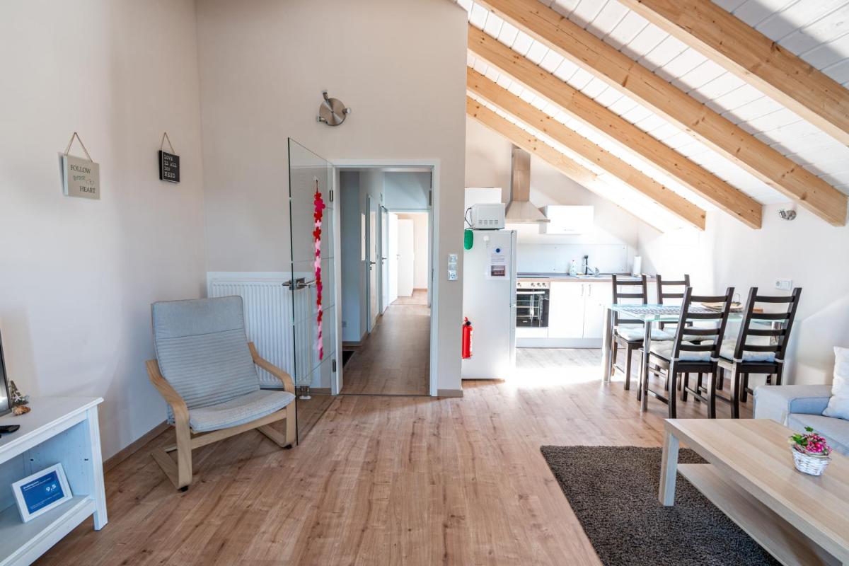 Suitetrails - Ferienwohnung Bad Camberg - Apartment Goldener Grund