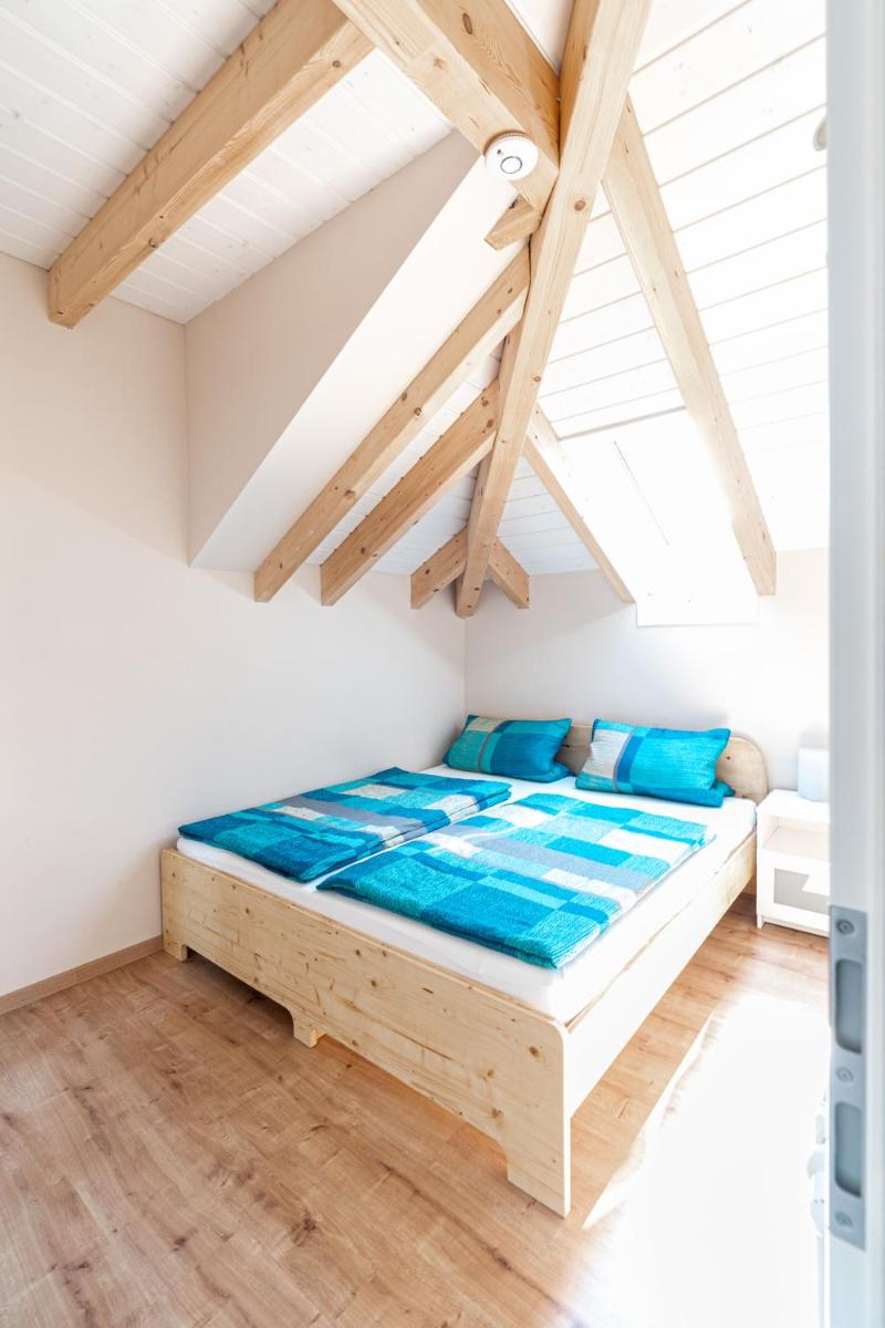 Suitetrails - Ferienwohnung Bad Camberg - Apartment Goldener Grund