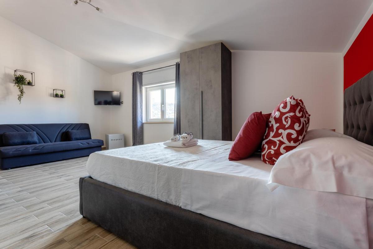Cadoni Guest House - Housity