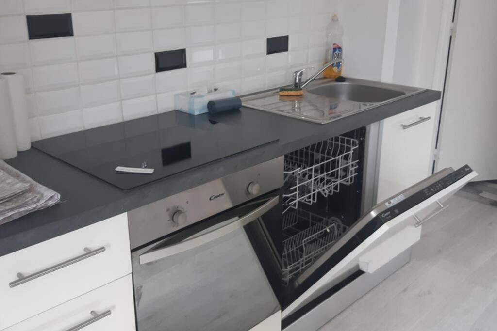 Elbeuf etg1 droite Sweet Home Netflix wifi - Hizvo