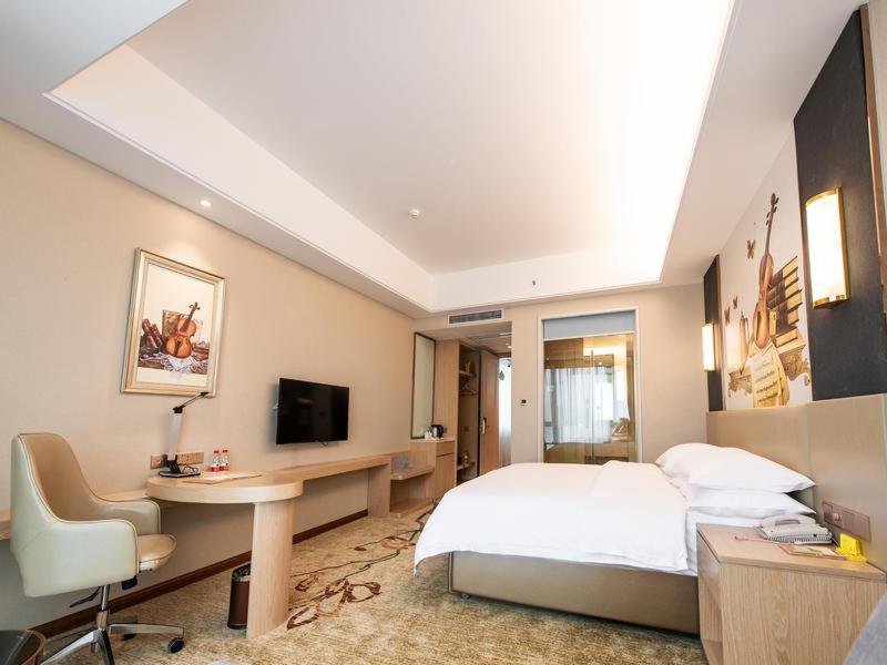 Suitetrails - Vienna International Hotel (Changsha Ningxiang South Bus Station)