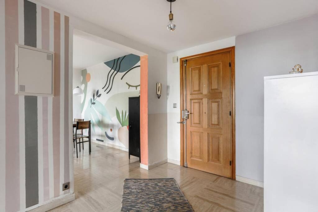 Suitetrails - Sea view apartment in residence with swimming pool!
