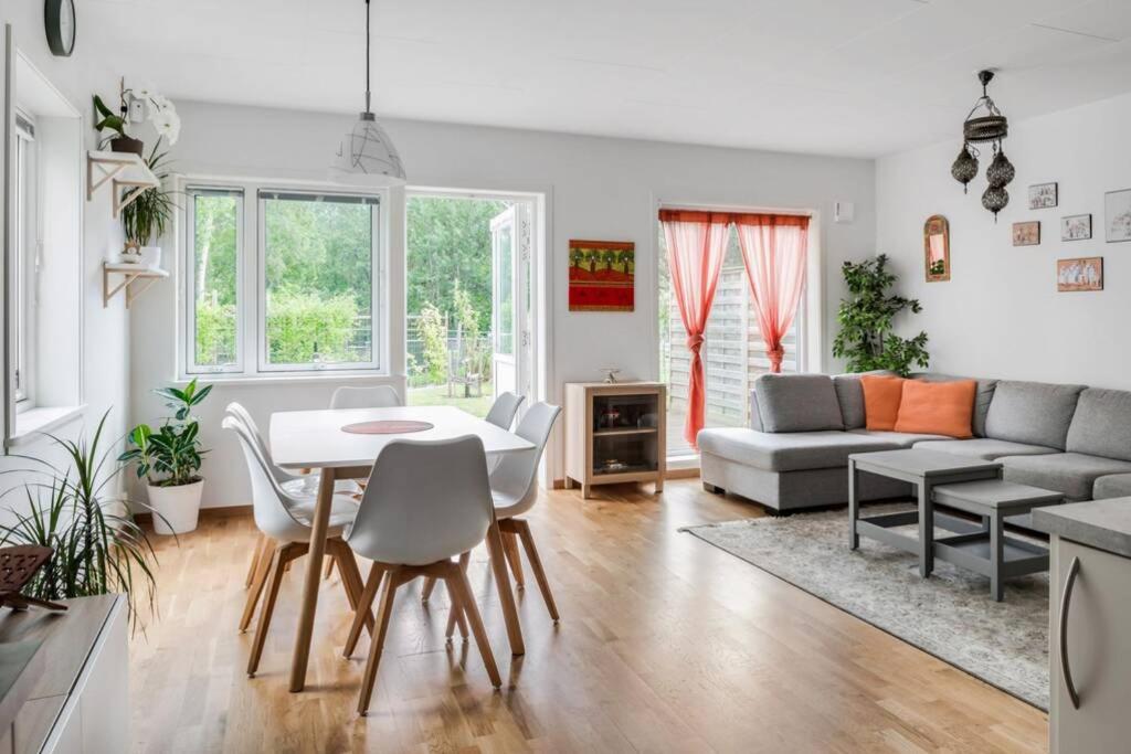 Suitetrails - Large family home in Gothenburg with garden