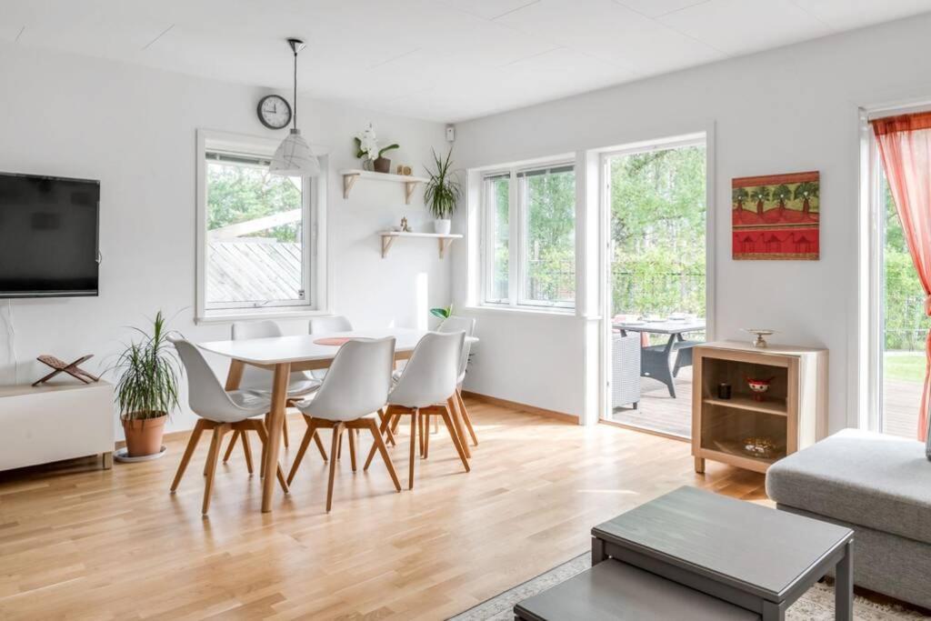 Suitetrails - Large family home in Gothenburg with garden