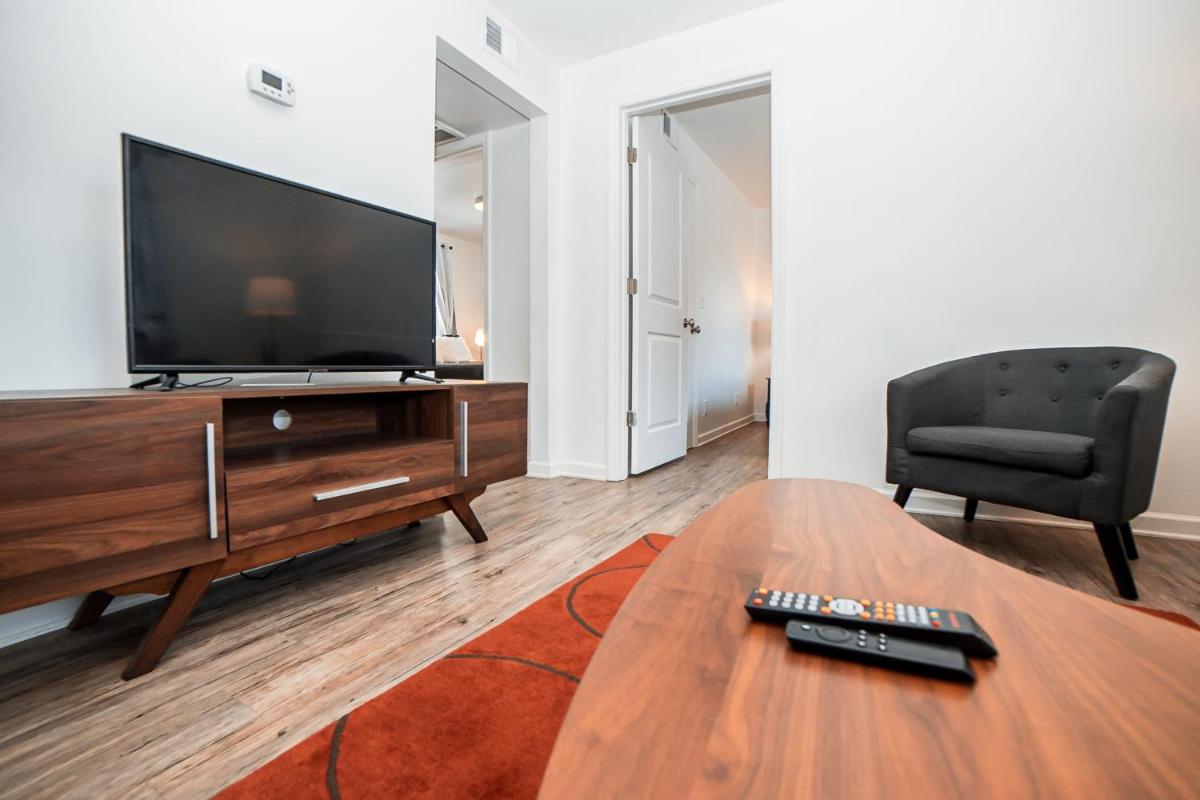 Suitetrails - Spacious and stylish 2 BR Near Broadway - 5 Min Drive