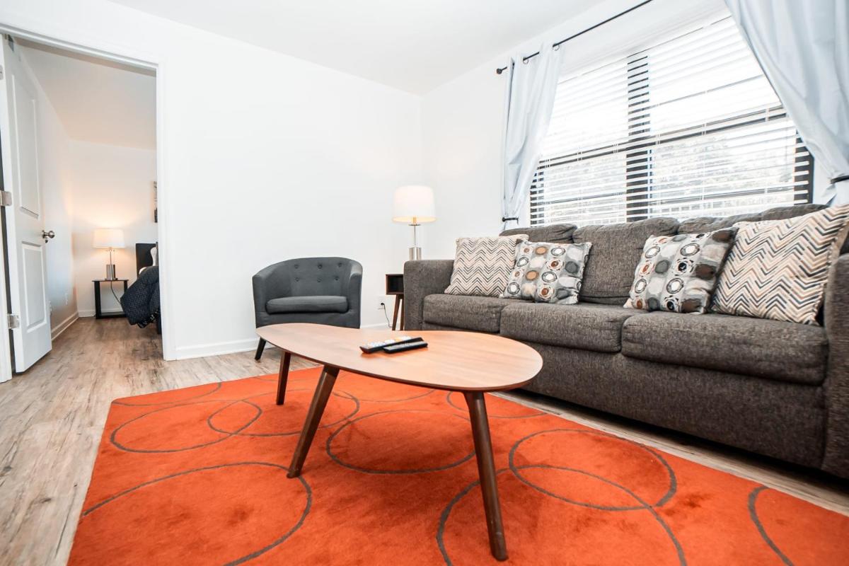 Suitetrails - Spacious and stylish 2 BR Near Broadway - 5 Min Drive