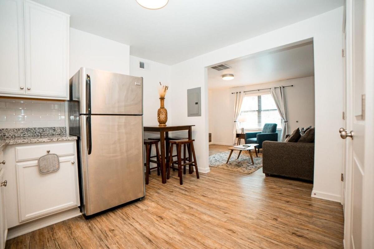 Suitetrails - Special! 2 King Bedroom Condo Minutes to Broadway!
