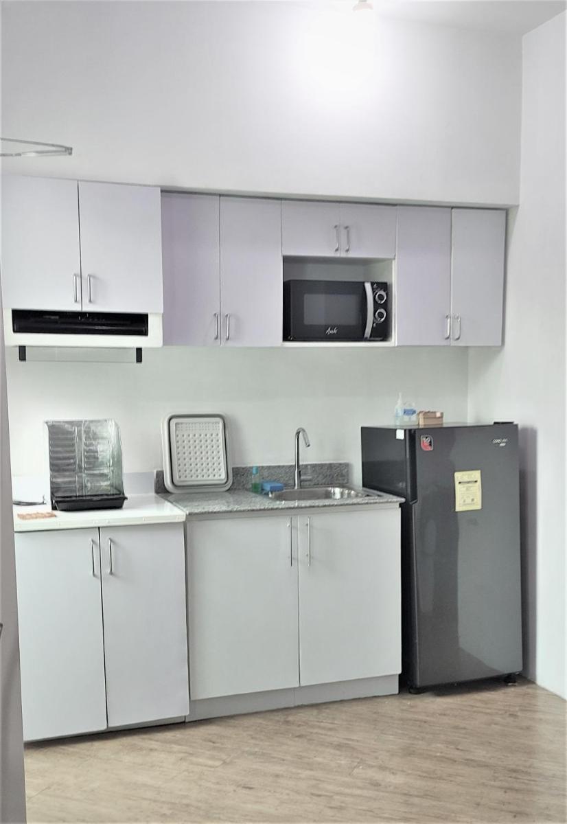 Suitetrails - Alabang Staycation near Airport (NAIA)