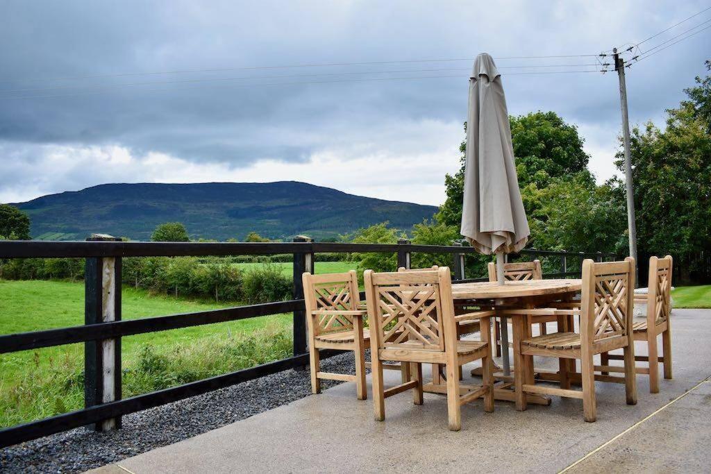 Hazelbrook Cottage: A rural retreat with a view - Housity