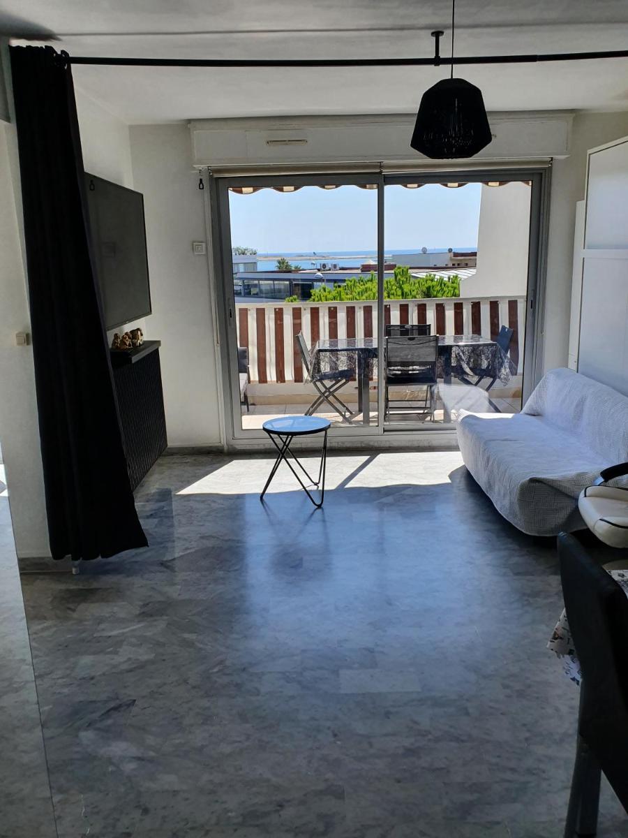 Superbe appartement plage SAINT-LAURENT DU VAR - Housity