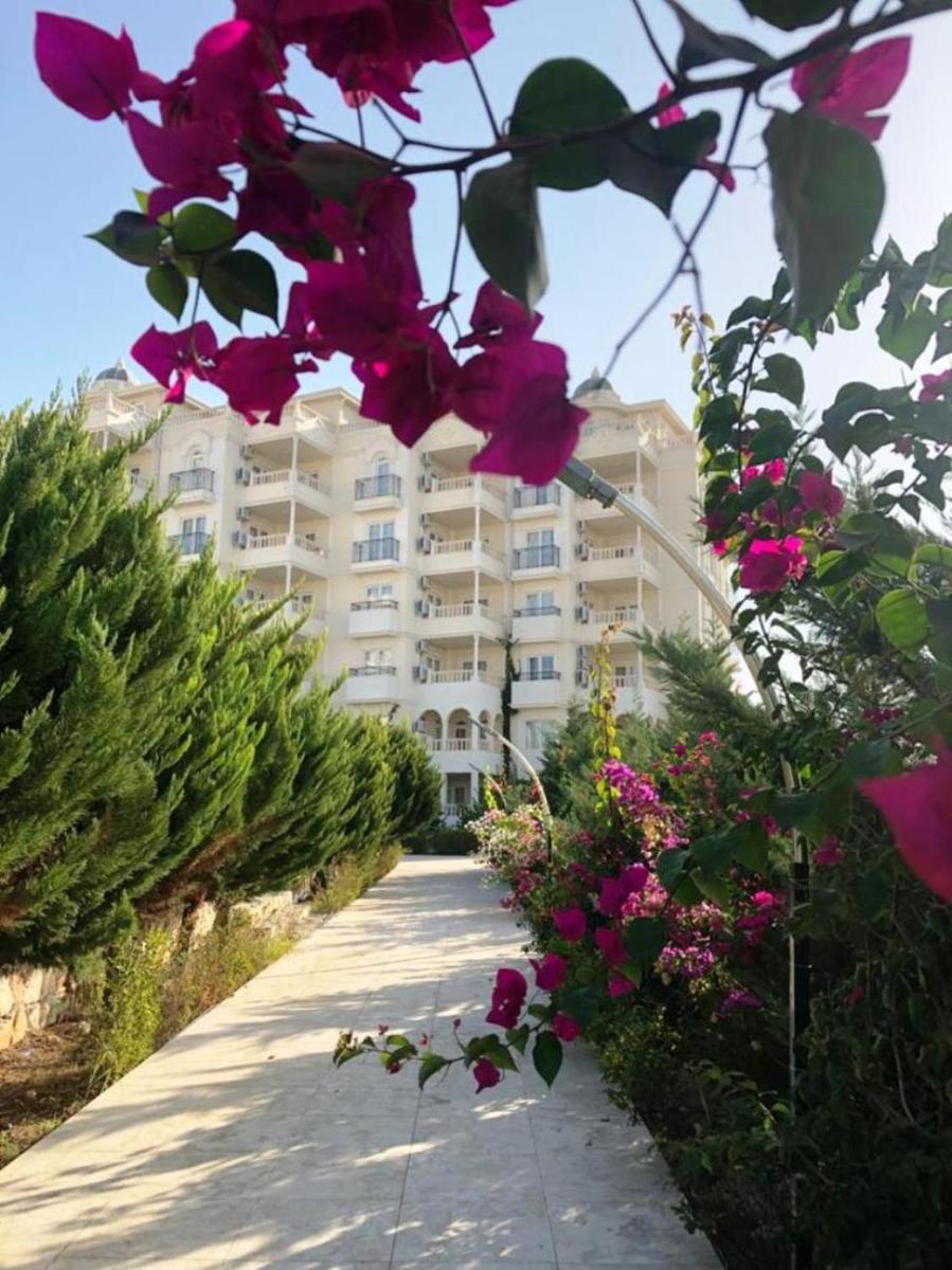 Watercastle Suites - Housity