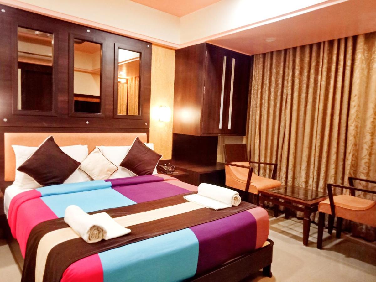 Hotel Poonam - Housity