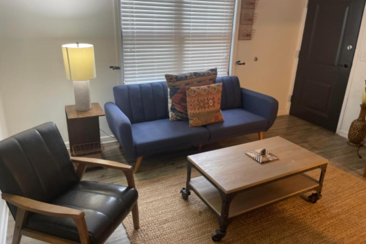 Suitetrails - Special! 2 King Bedroom Condo Minutes to Broadway!