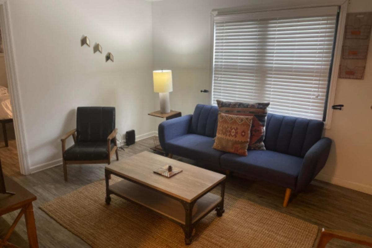 Suitetrails - Special! 2 King Bedroom Condo Minutes to Broadway!