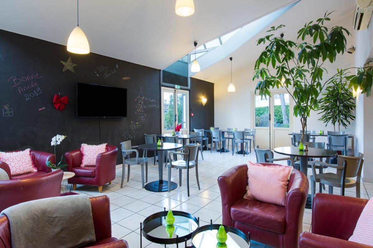 Comfort Hotel Grenoble Meylan - Housity