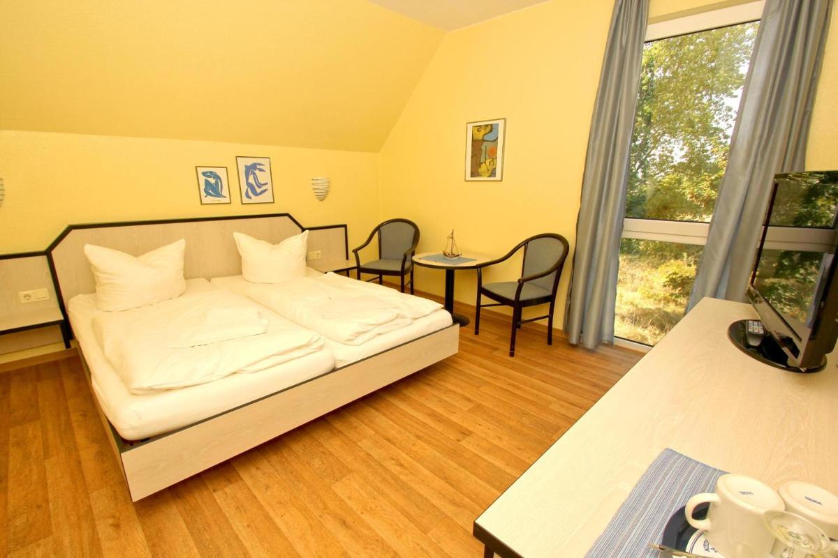 F-1010 Strandhaus Mönchgut Bed&Breakfast DZ 36 strandnah, inkl Frühstück - Hizvo