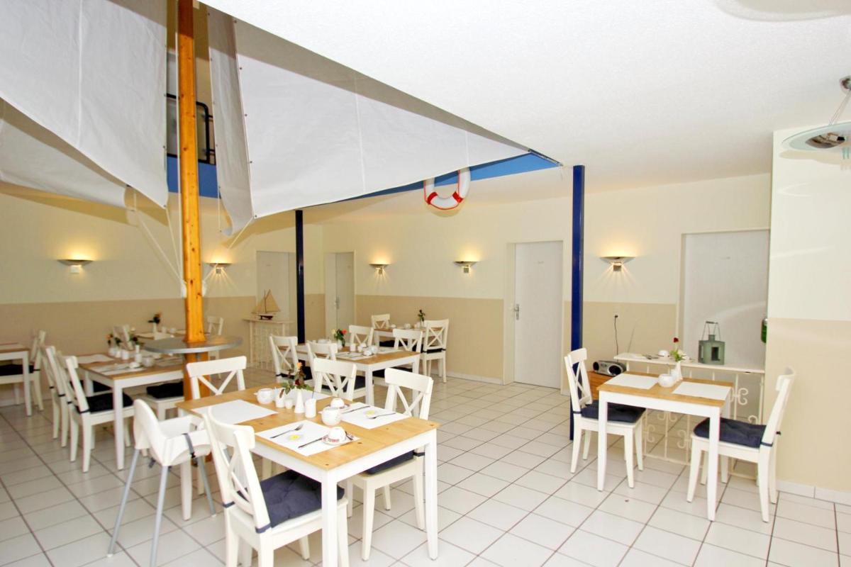F-1010 Strandhaus Mönchgut Bed&Breakfast DZ 36 strandnah, inkl Frühstück - Hizvo
