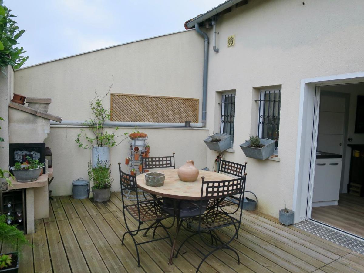 Duplex contemporain terrasse extérieure parking - Housity