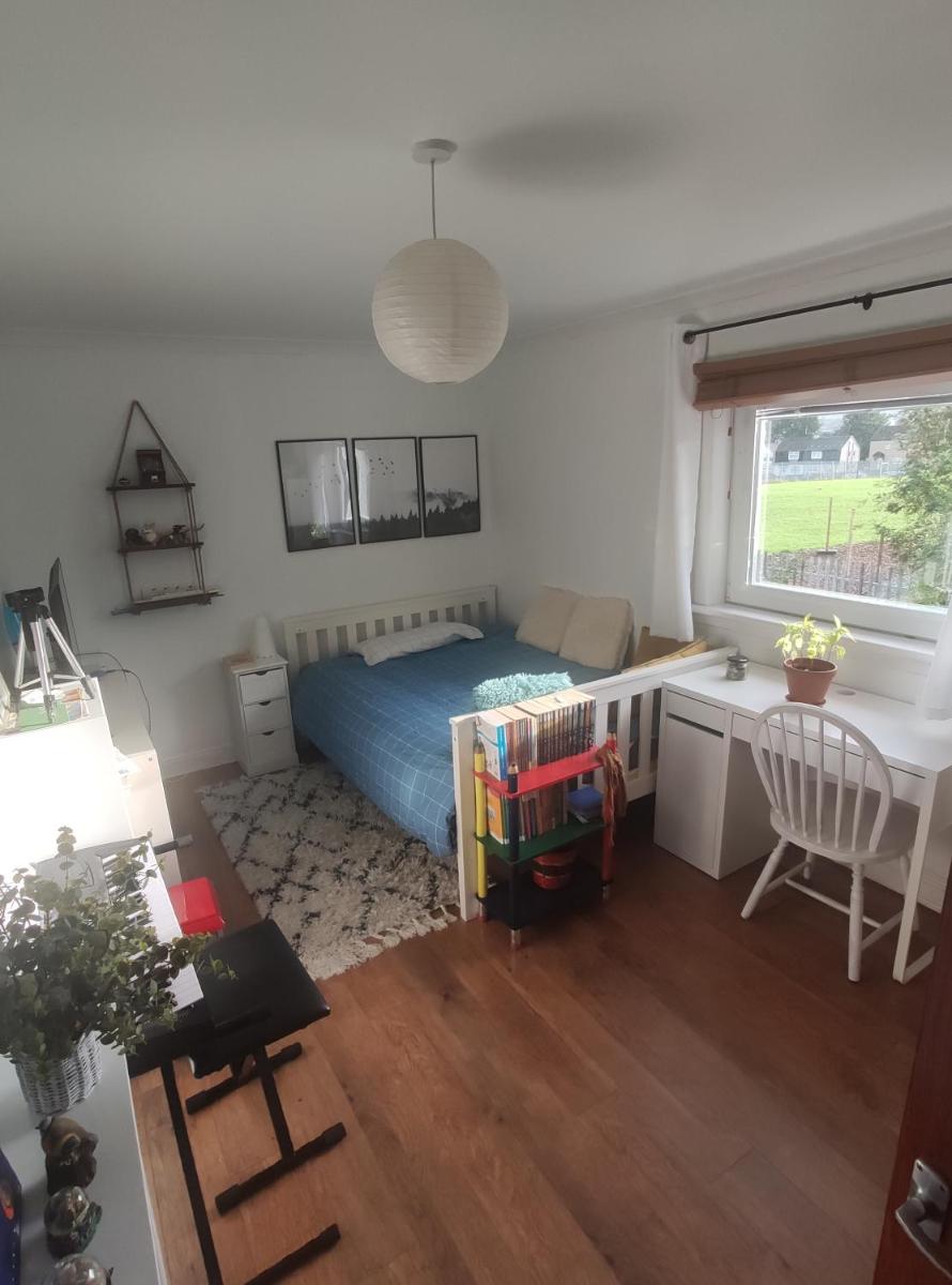 Single bedroom in quiet neighbourhood - Housity