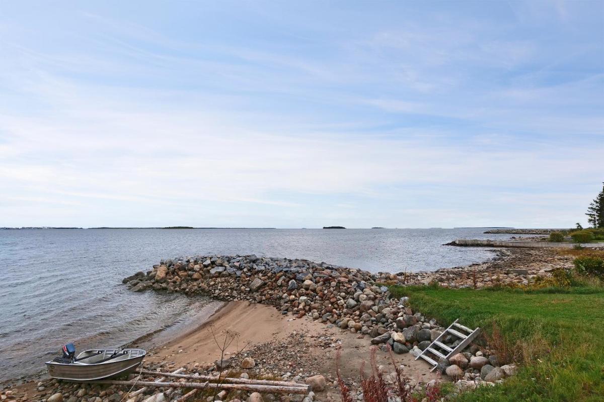 Suitetrails - Luxury modern 5BR beach House for Weekend Getaways near Piteå