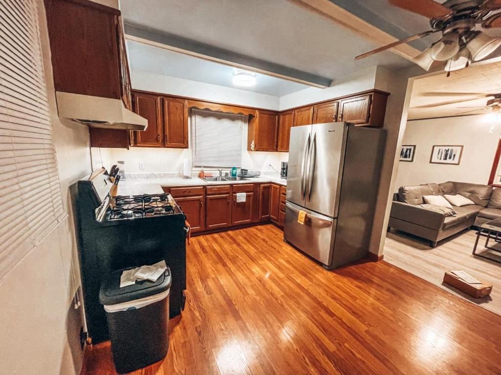 Suitetrails - Luxury 2 Bedroom Spacious House with Huge Backyard