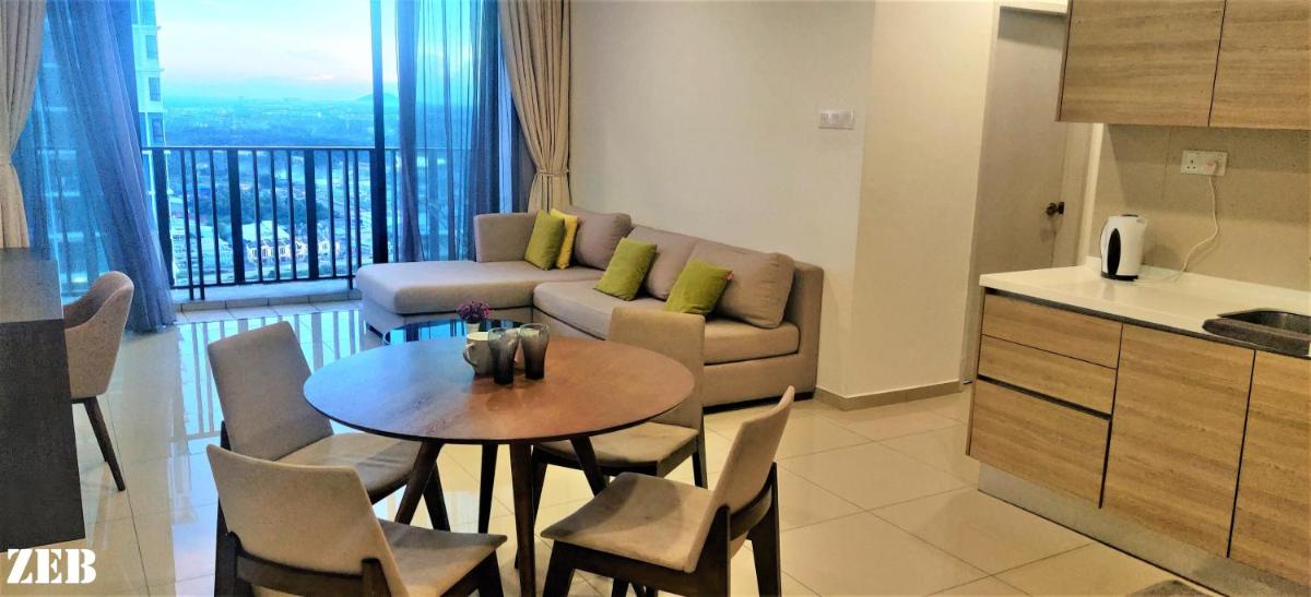 Suitetrails - i-City-Casa Joy - Wifi, Netflix - Movies, Parking, Sleeps 7 Pax