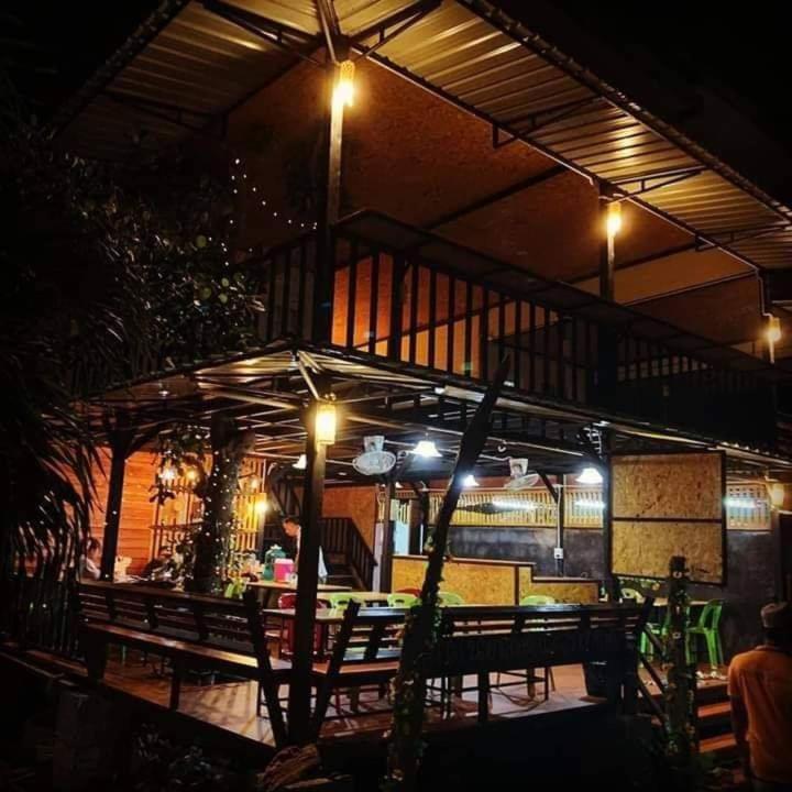 Suitetrails - เกาะลิบงการท่องเที่ยวโฮมสเตย์และร้านอาหาร