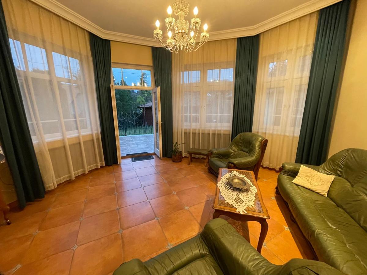 Villa de Lux Szekszárd - Housity