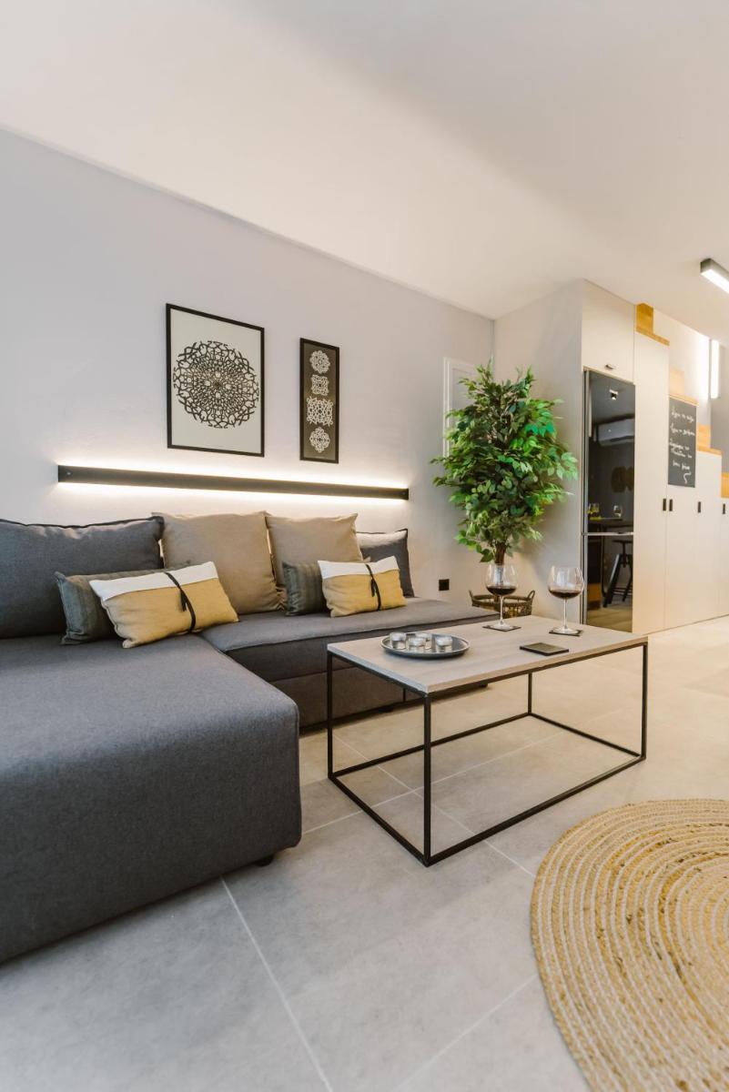 Manolis Loft Apartment, Rhodes Town - Housity