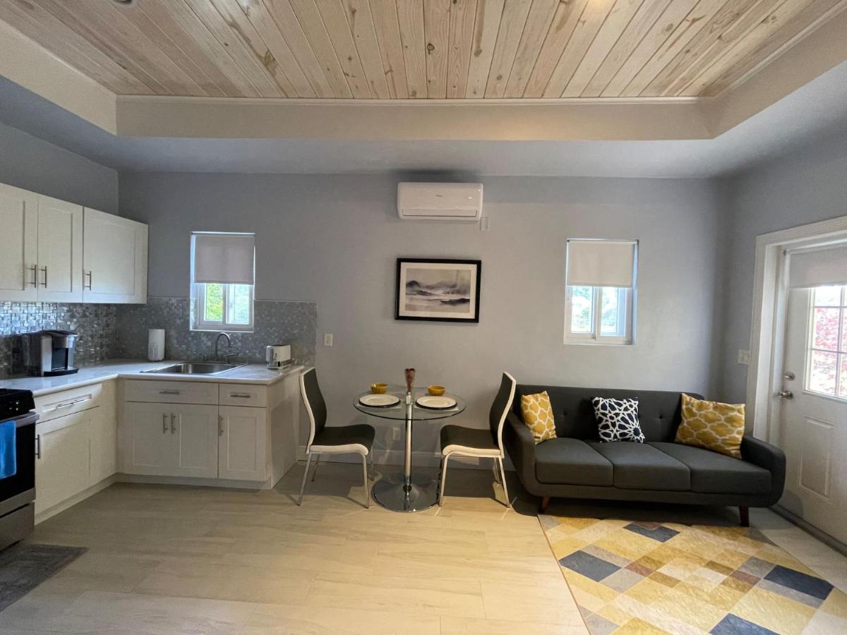 Suitetrails - Nicoles Nest Brand New Exquisite Studio Hideaway