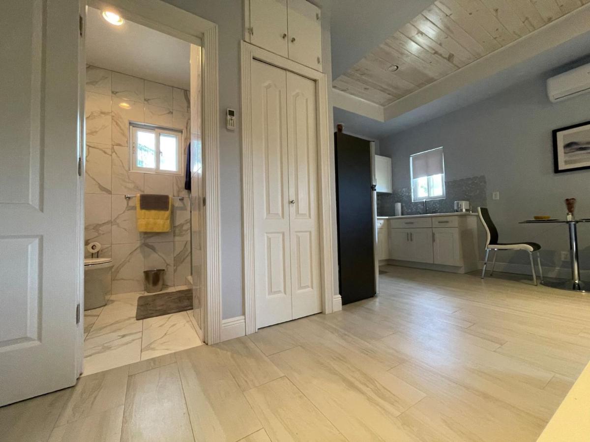 Suitetrails - Nicoles Nest Brand New Exquisite Studio Hideaway